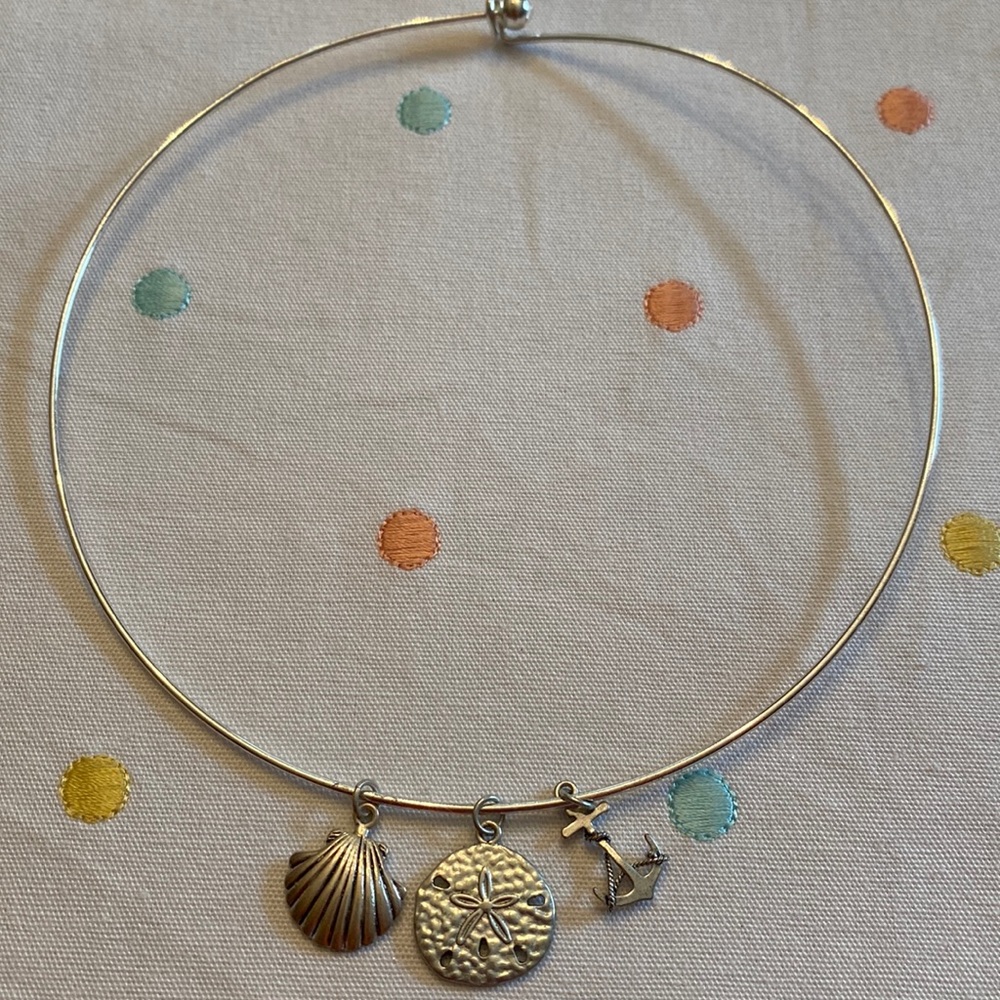 Charm choker necklace
